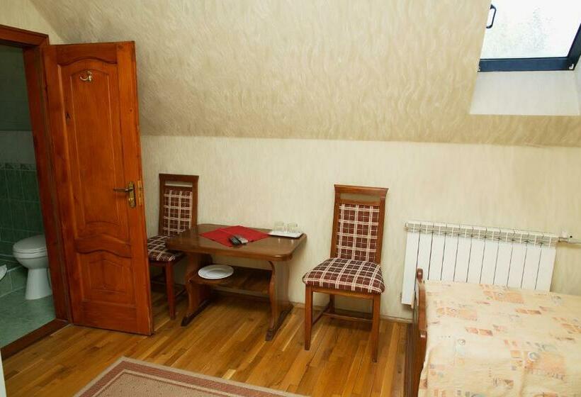 酒店 готель «вишневий сад»