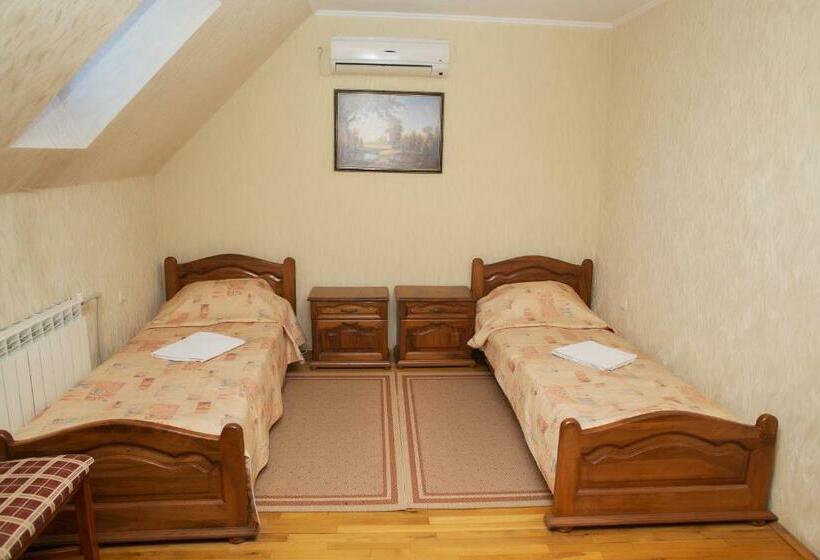 酒店 готель «вишневий сад»