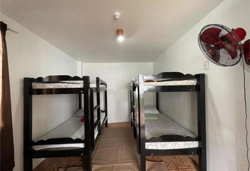 Отель Oyo 796 Southpoint Hostel And Restobar