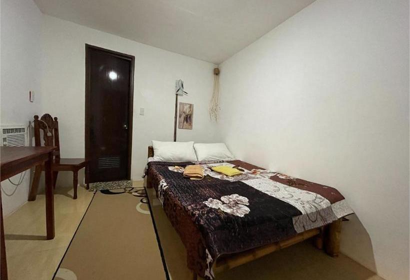 Отель Oyo 796 Southpoint Hostel And Restobar