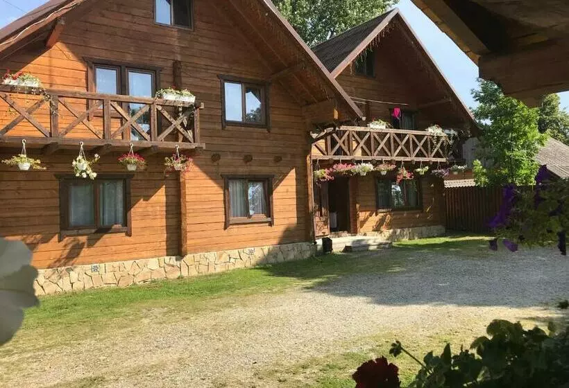 Majatalo садиба гуцульський двір