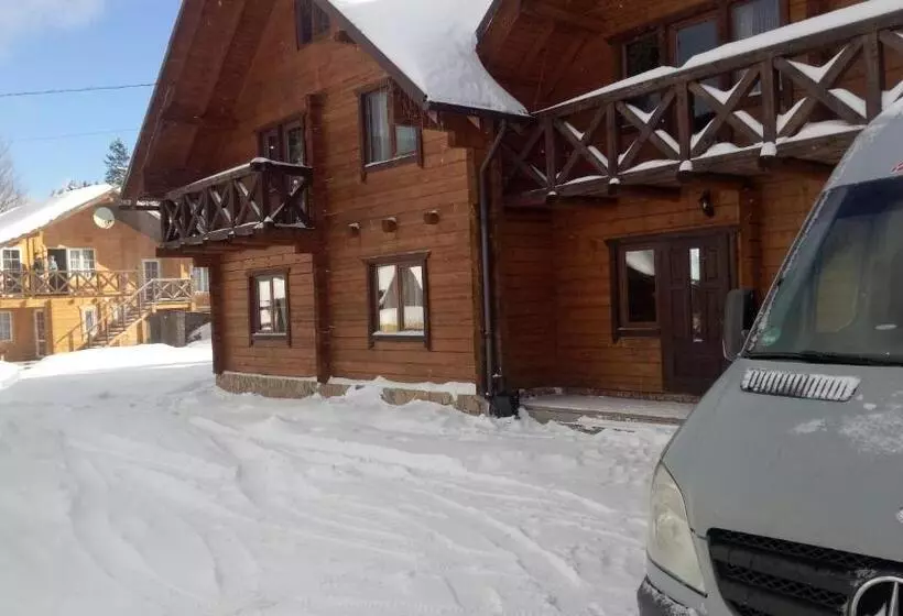 Majatalo садиба гуцульський двір