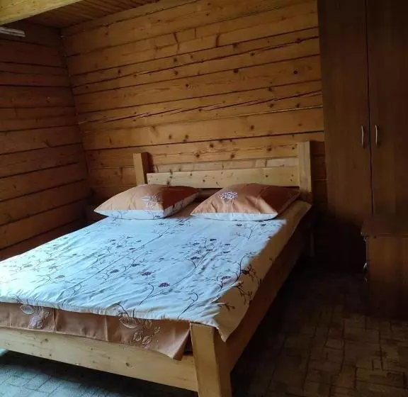 Majatalo садиба гуцульський двір