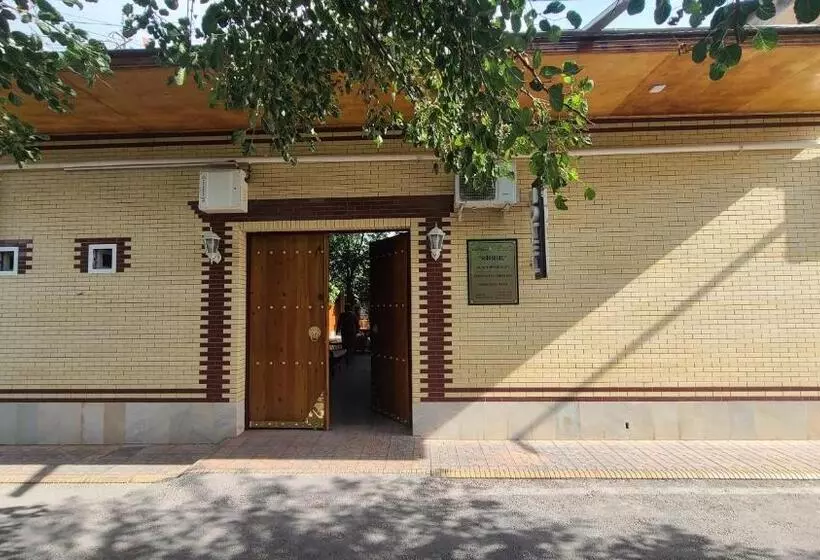 ペンション Marhabo Guesthouse