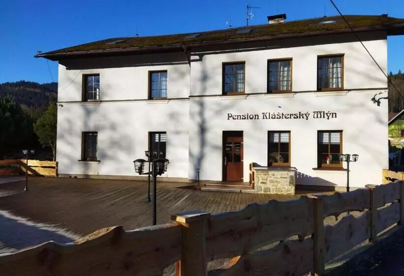 پانسیون Penzion Klášterský Mlýn