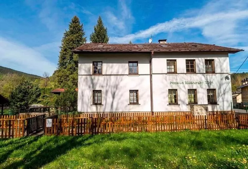 پانسیون Penzion Klášterský Mlýn