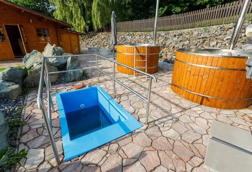 Majatalo Restaurace A Penzion Pod Lipami Metylovice