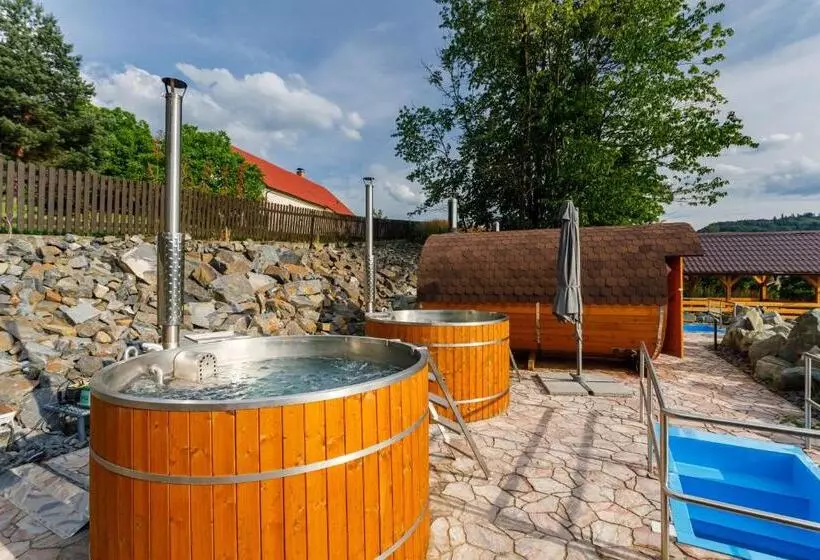 Majatalo Restaurace A Penzion Pod Lipami Metylovice