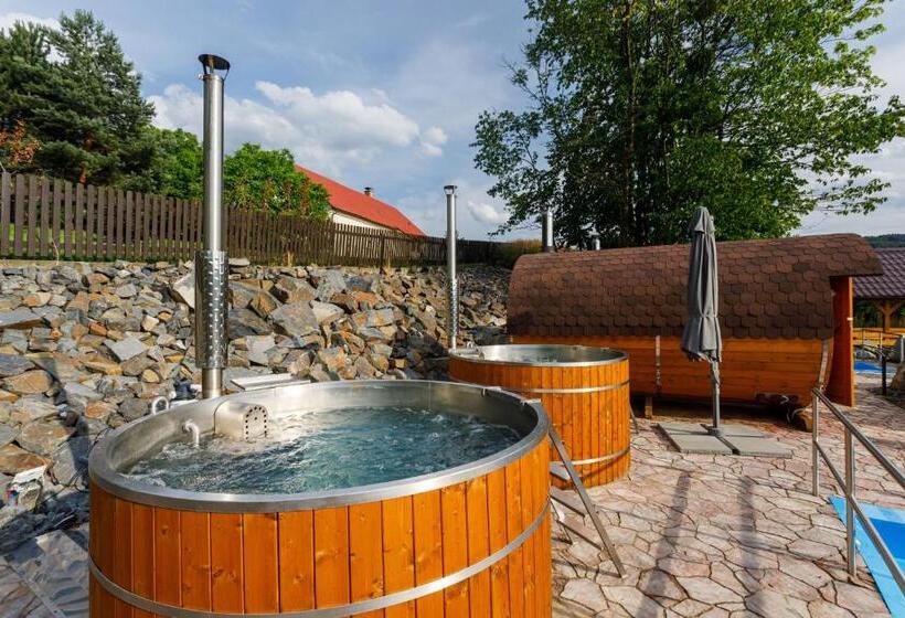 פנסיון Restaurace A Penzion Pod Lipami Metylovice