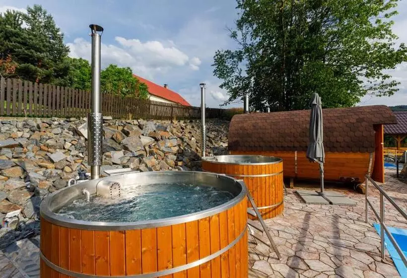 Majatalo Restaurace A Penzion Pod Lipami Metylovice