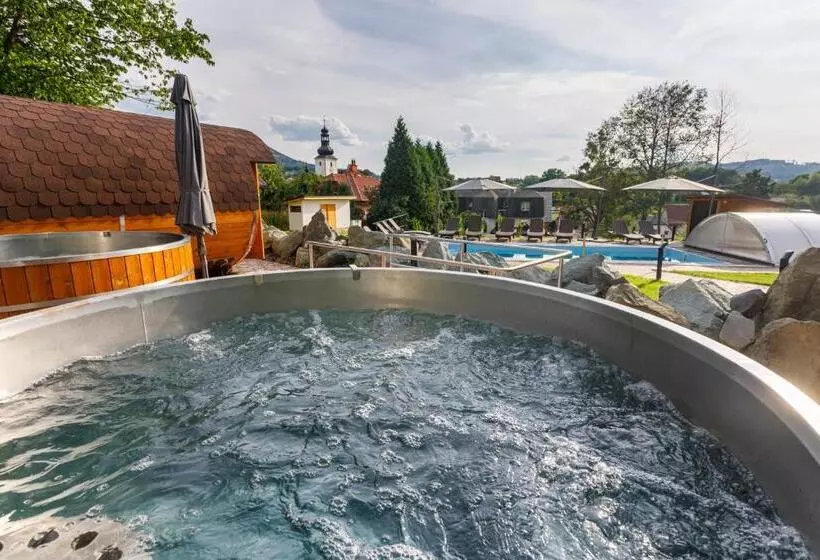 Majatalo Restaurace A Penzion Pod Lipami Metylovice