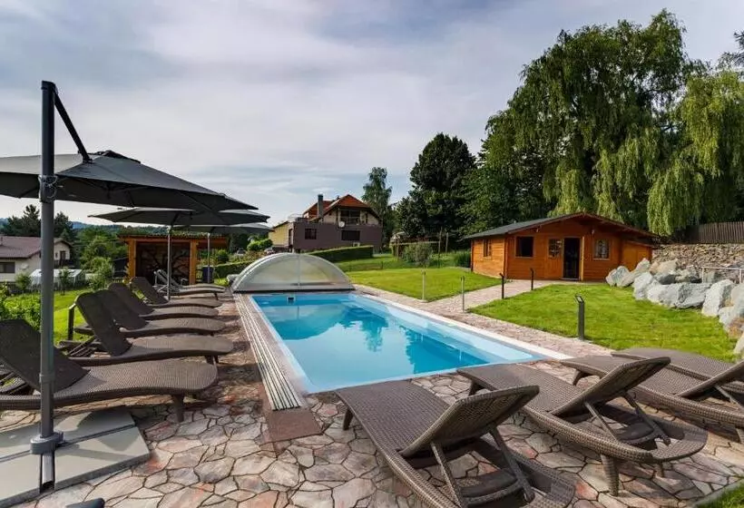 Majatalo Restaurace A Penzion Pod Lipami Metylovice