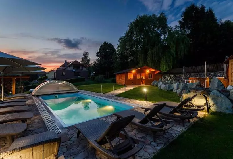 Majatalo Restaurace A Penzion Pod Lipami Metylovice