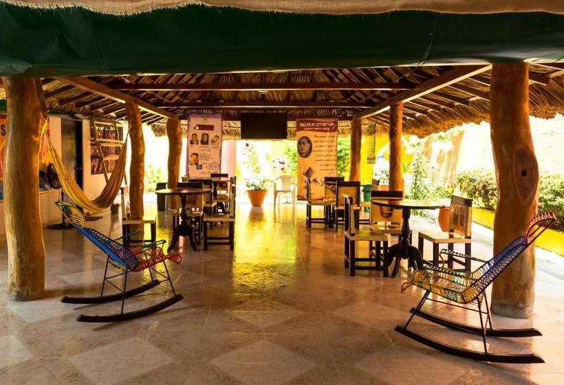 호스텔 Hostal Cultural El Telar