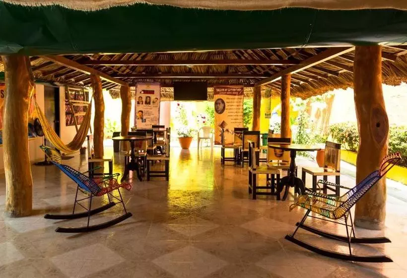ユースホステル Hostal Cultural El Telar
