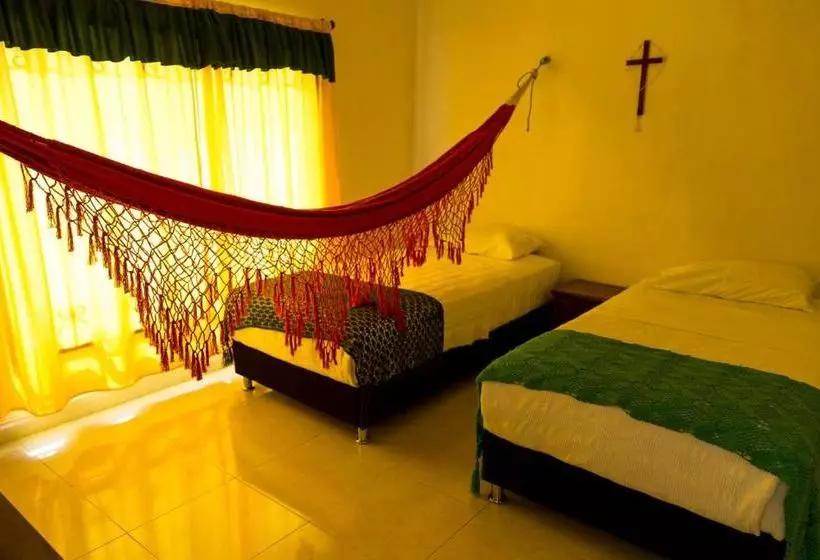 ユースホステル Hostal Cultural El Telar