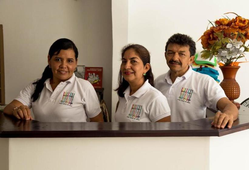 호스텔 Hostal Cultural El Telar