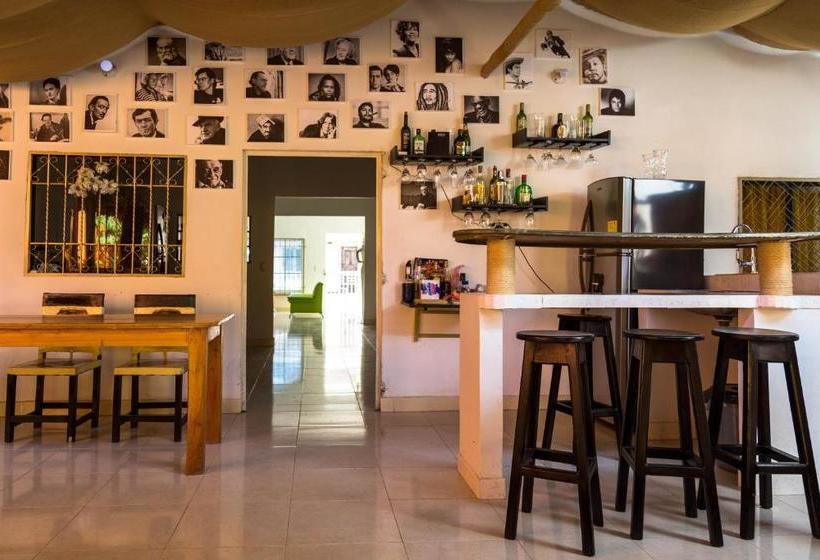 호스텔 Hostal Cultural El Telar