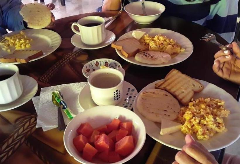 호스텔 Hostal Cultural El Telar