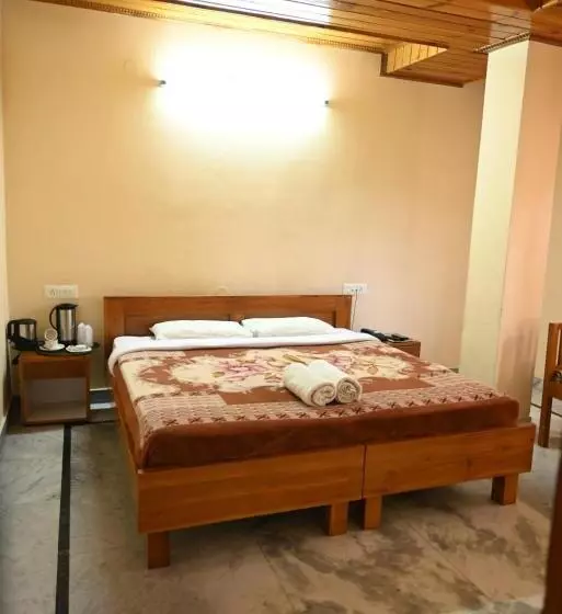 Aamiaismajoitus (B&B) Atul Regency Narkanda