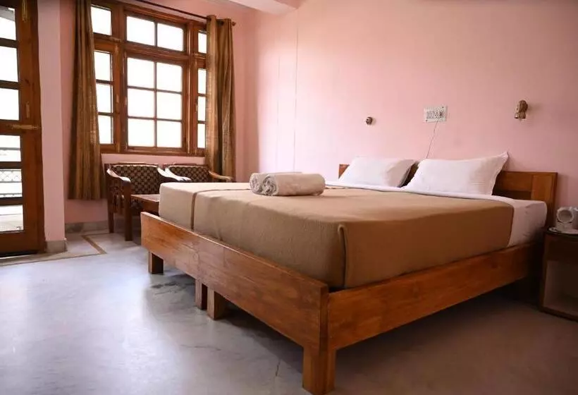 Aamiaismajoitus (B&B) Atul Regency Narkanda