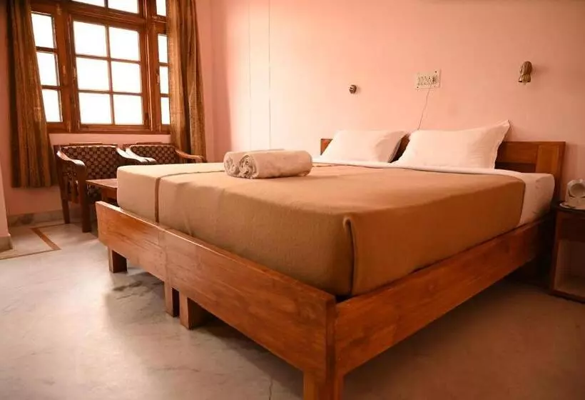 Aamiaismajoitus (B&B) Atul Regency Narkanda