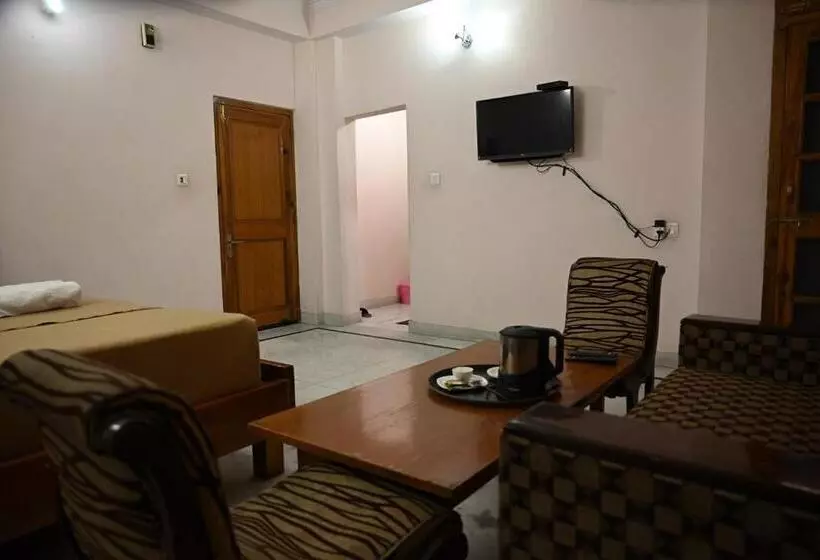 Aamiaismajoitus (B&B) Atul Regency Narkanda