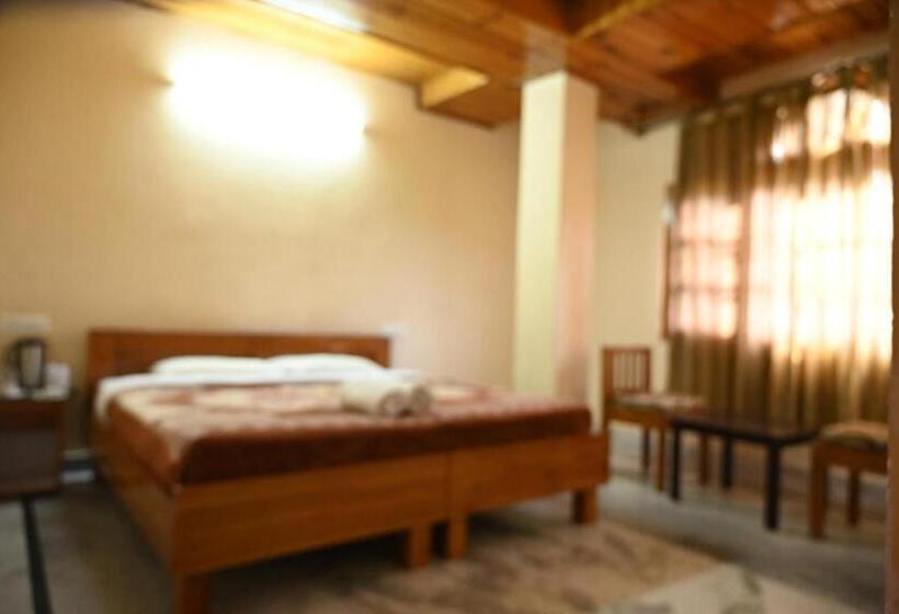 צימר Atul Regency Narkanda