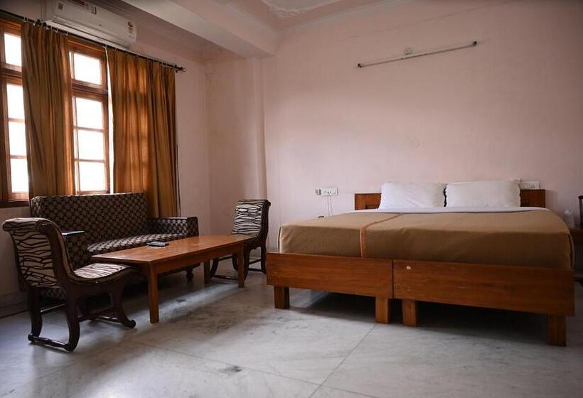 צימר Atul Regency Narkanda