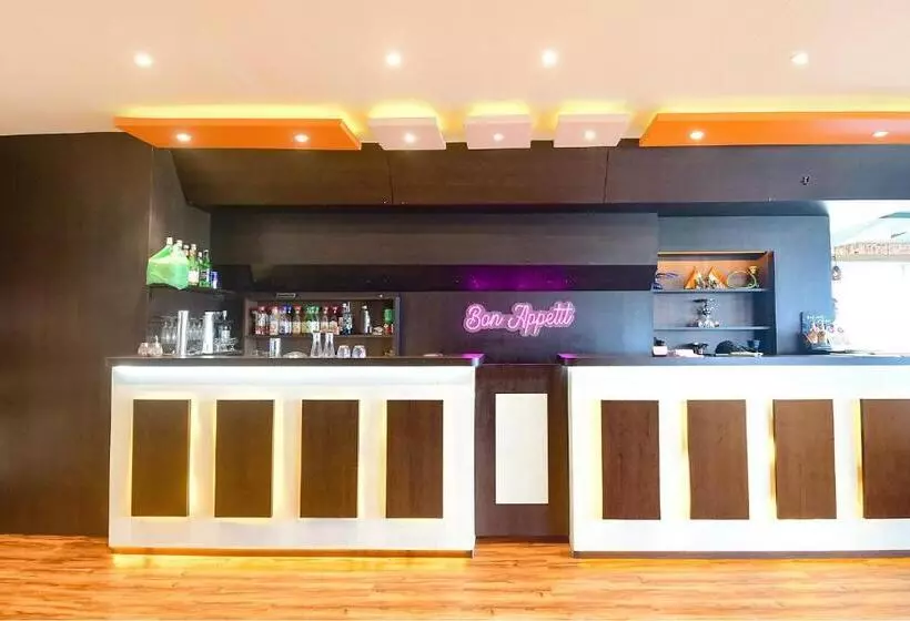 Fabhotel Airport Green Arcade 15km From Kolkata Airport