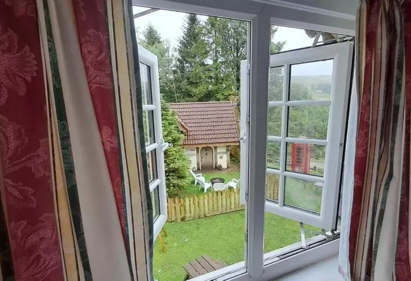 هتل Coynant Farm Guesthouse Farm Park Stay