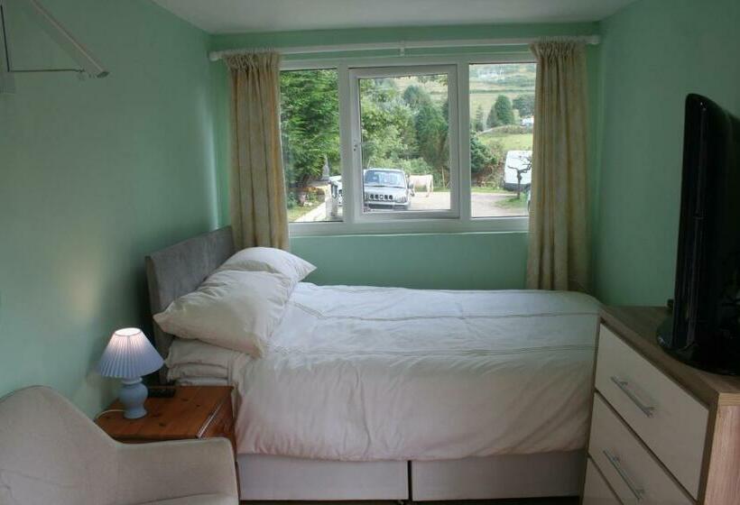 هتل Coynant Farm Guesthouse   Farm Park Stay