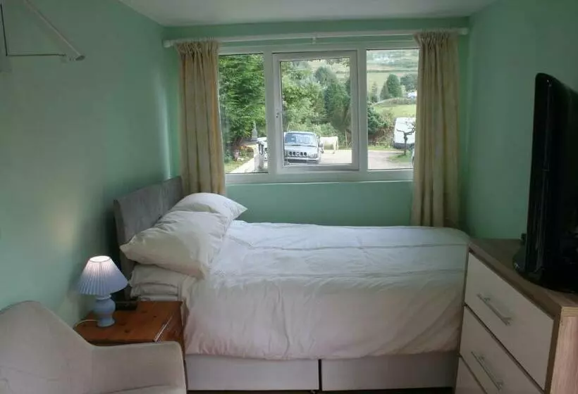 هتل Coynant Farm Guesthouse Farm Park Stay