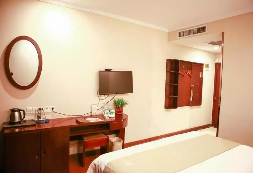 Hotelli Greentree Inn Puyang Fan County People Avenue Banqiao Road