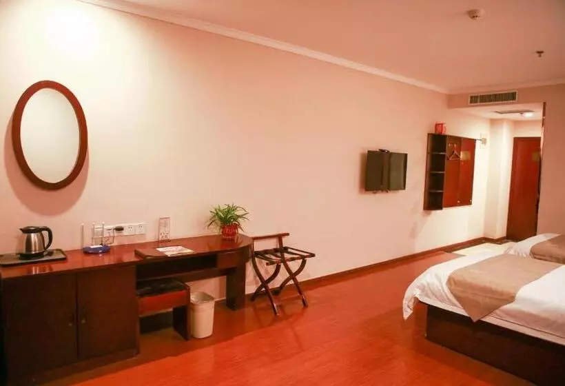 Hotelli Greentree Inn Puyang Fan County People Avenue Banqiao Road