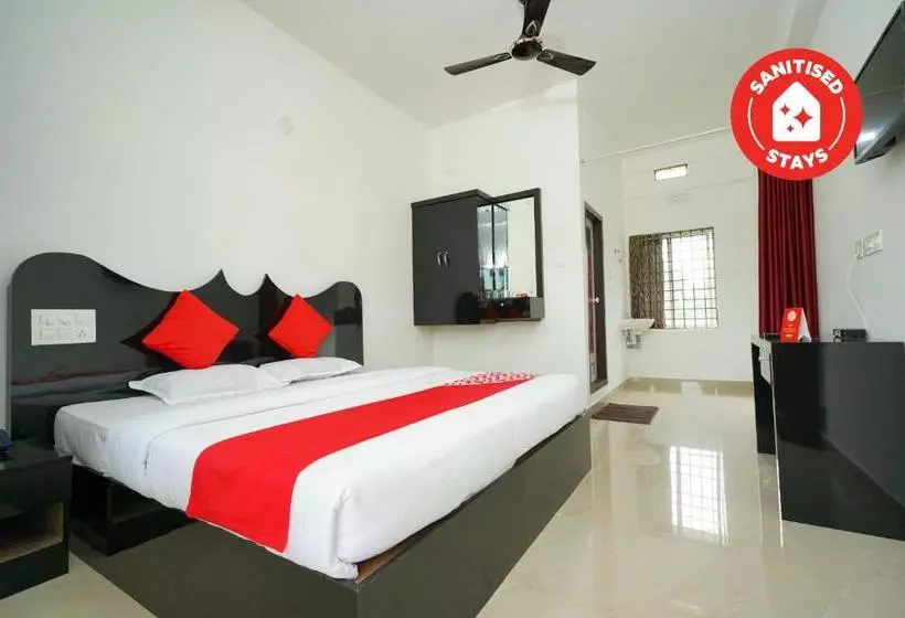 Hotelli Oyo 23388 Fathima Residency