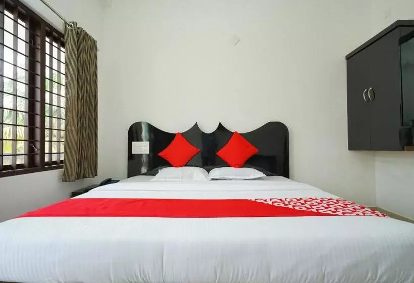 Hotelli Oyo 23388 Fathima Residency