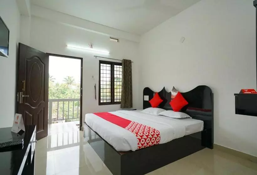 Hotelli Oyo 23388 Fathima Residency