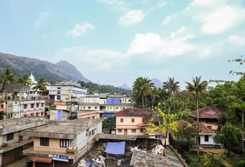 Hotelli Oyo 23388 Fathima Residency