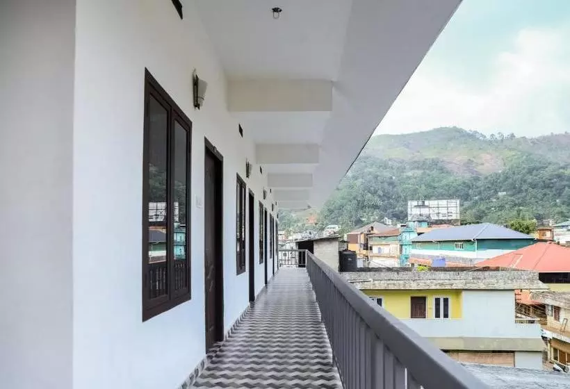 Hotelli Oyo 23388 Fathima Residency