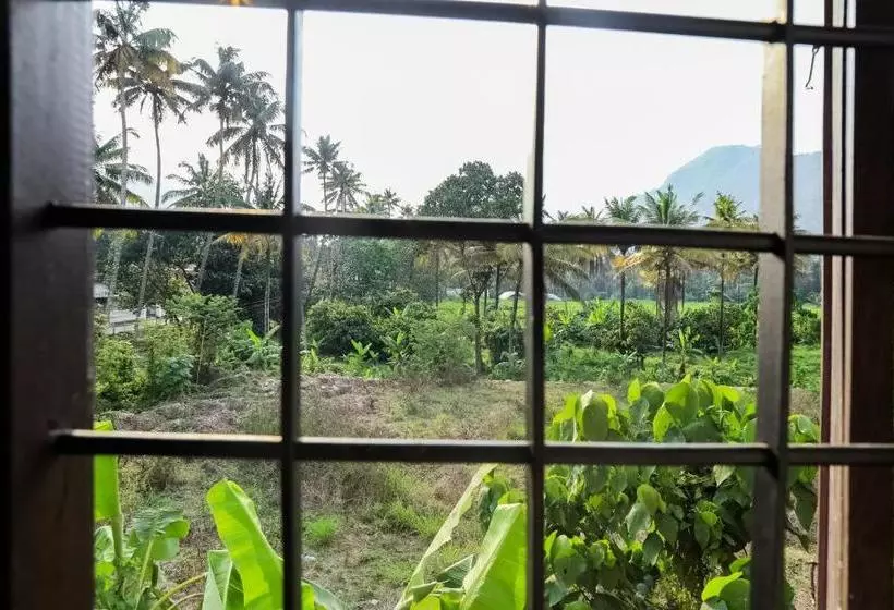 Hotelli Oyo 23388 Fathima Residency