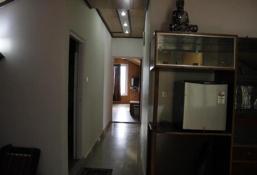 فندق Vamoose Mandarin Village Resort