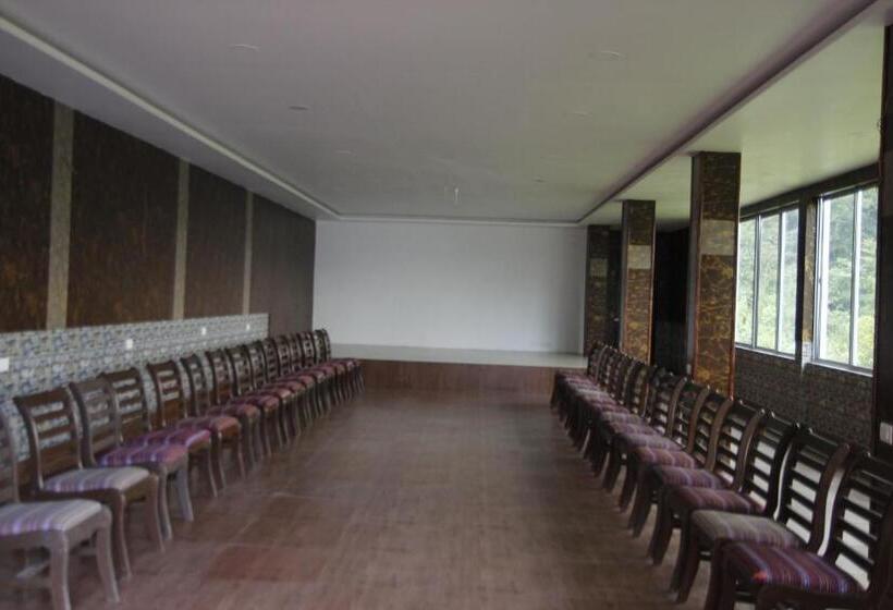 فندق Vamoose Mandarin Village Resort