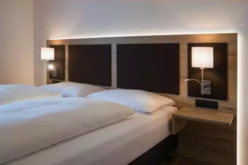 Patrix Hotel, Restaurant, Bar