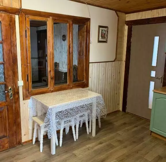 Majatalo подина