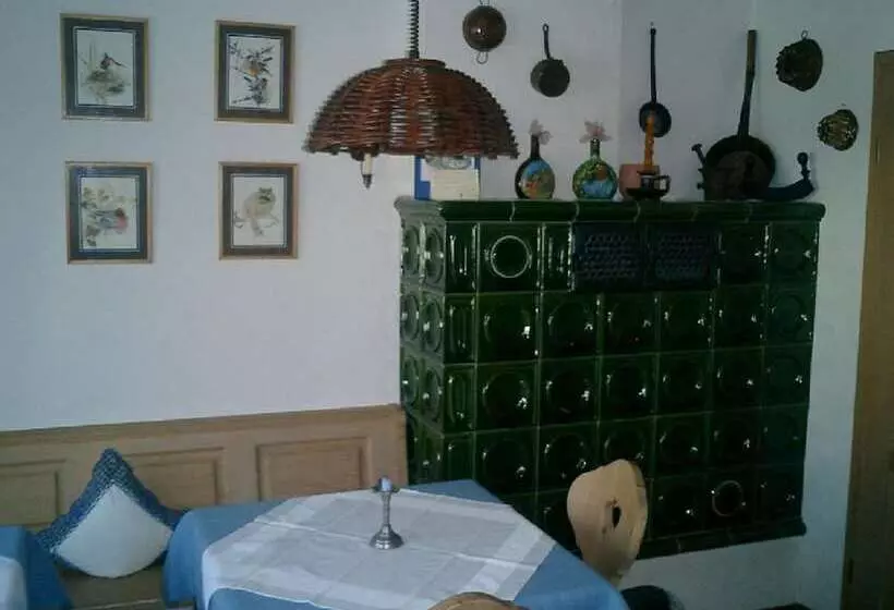 Retkeilymaja Gästehaus Zehntgraf