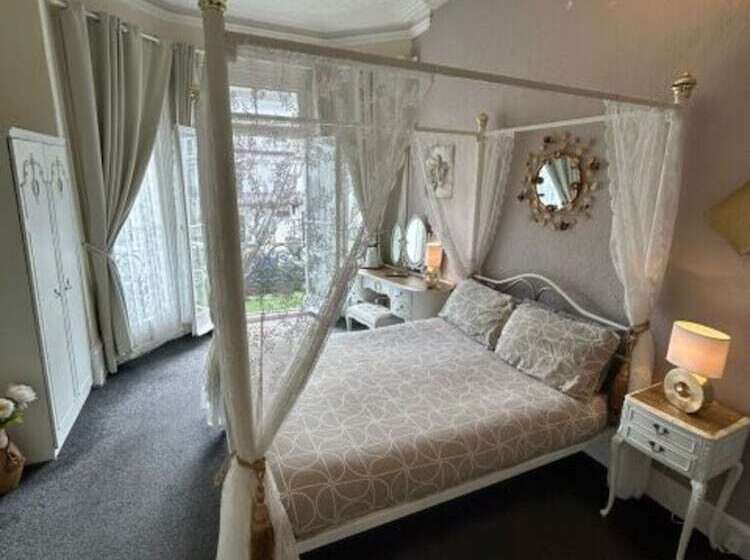 민박 The Little Emily   Room Only