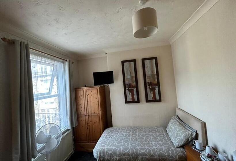 민박 The Little Emily   Room Only