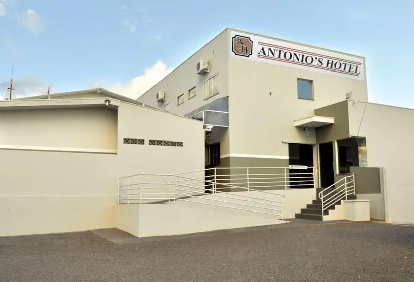 ホテル Antonios