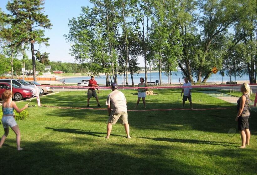 Balm Beach Resort & Motel